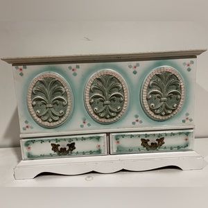 Vintage Wind up Jewelry Box